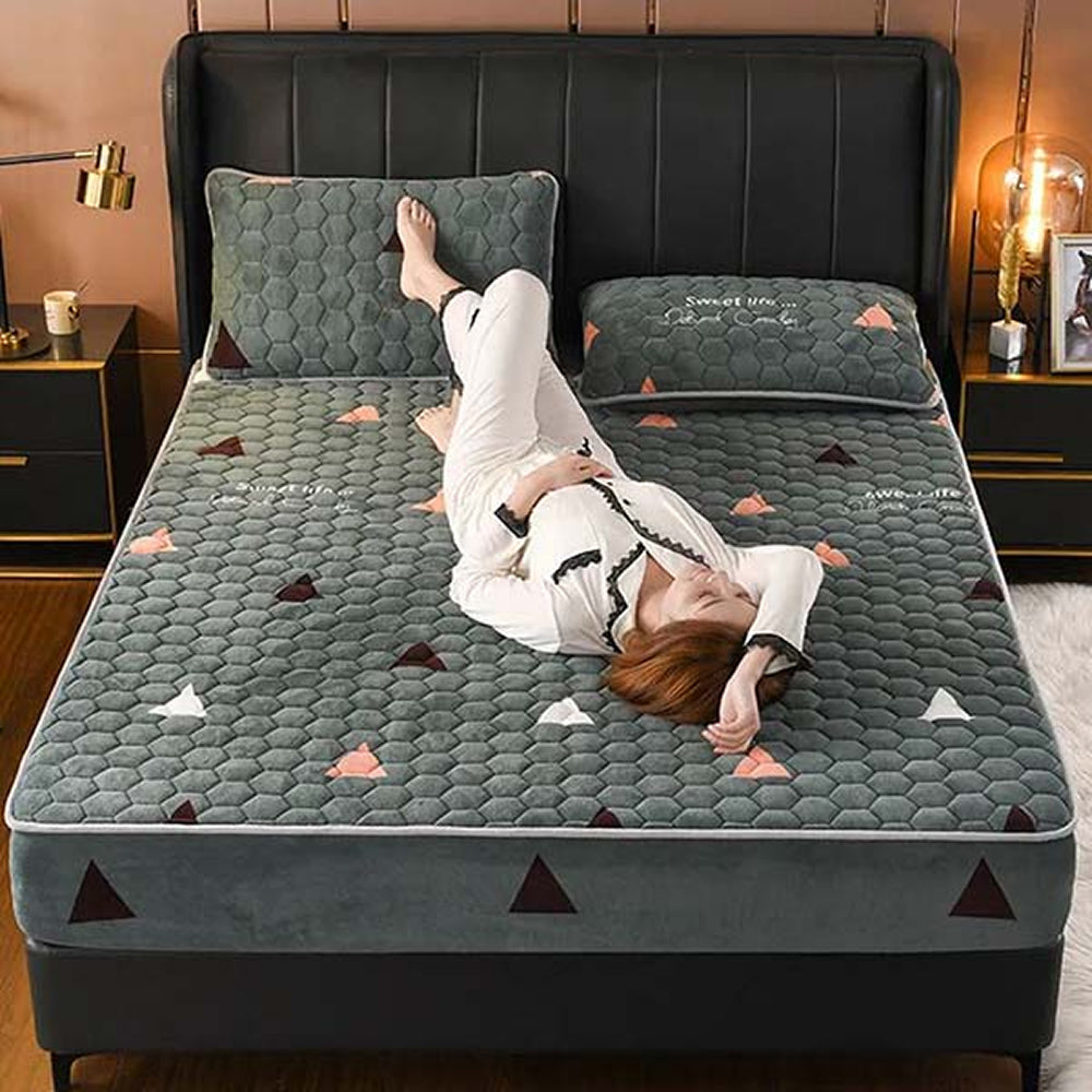 Mekani i elegantan set posteljine