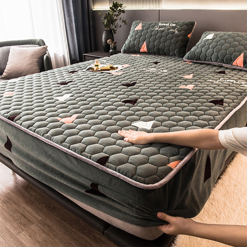 Mekani i elegantan set posteljine